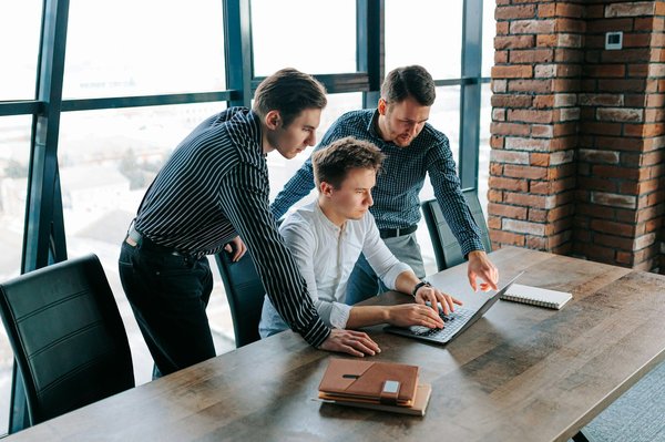 Pourquoi le dépannage informatique à Paris est-il essentiel pour votre entreprise ?