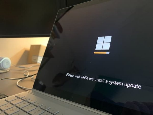 Pourquoi Windows Update ne me propose pas la version 21h1 ?